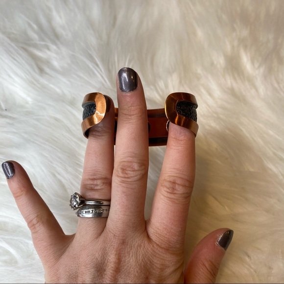 Vintage Copper Bell Marked Black & Copper Modern Textured Bangle Bracelet - Picture 5 of 9